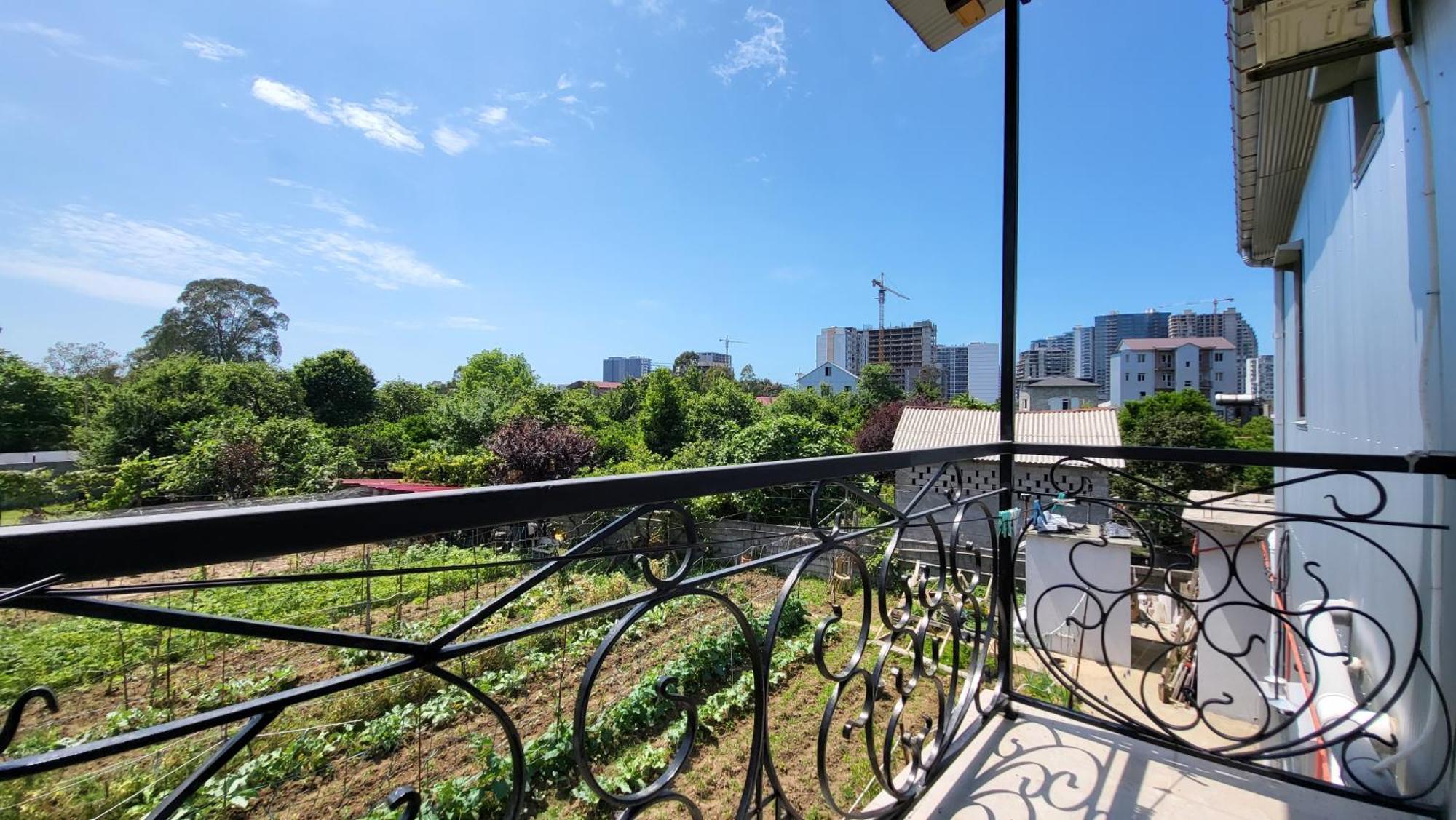 Guesthouse Gocha Beridze Батуми Екстериор снимка