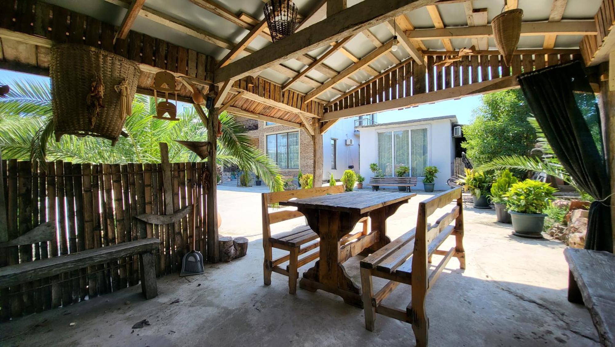 Guesthouse Gocha Beridze Батуми Екстериор снимка